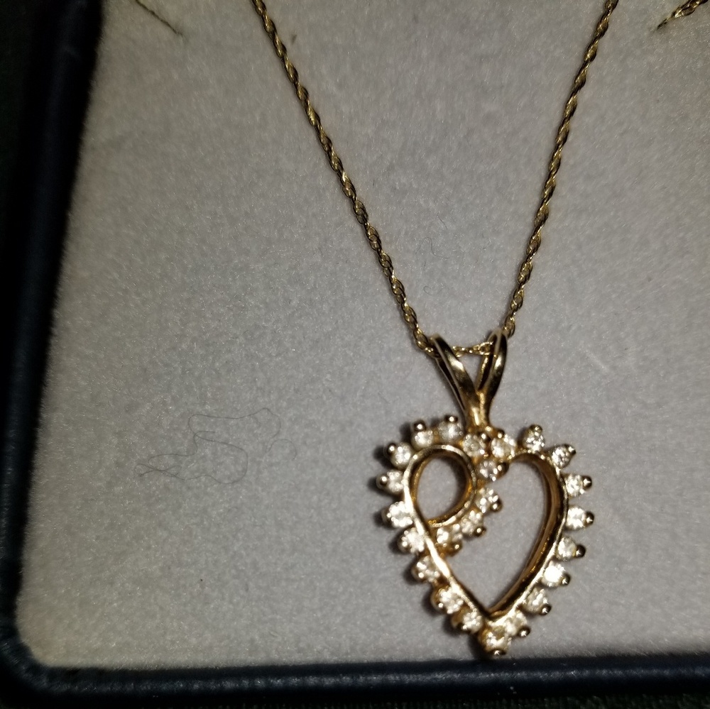 14k gold necklace with 14 diamonds